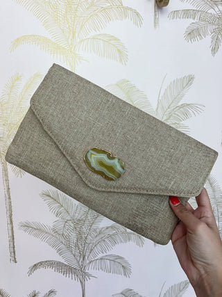 Cartera Piedra solapa triangular