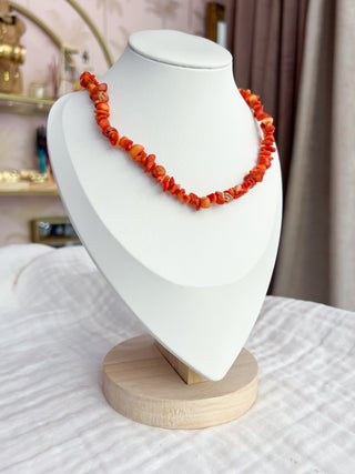 Collar Corales piedra  y cierre dorado naranja
