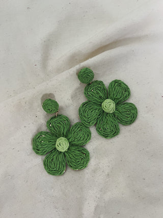 Pendientes margaritas rafia verde