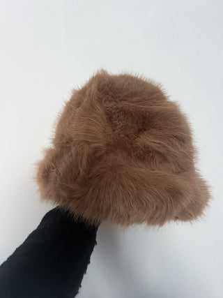 Gorrito pelo marrón