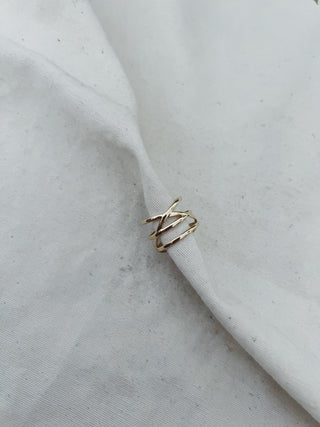 Anillo Triángulos y líneas oro
