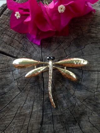 Broche libélula ojos negros