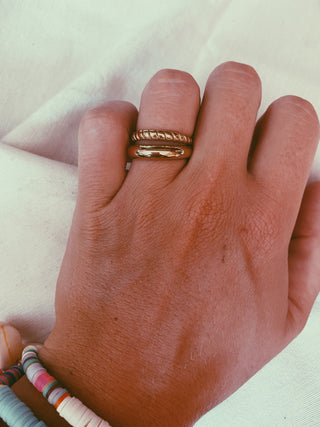 Anillo Doble caracola y liso oro