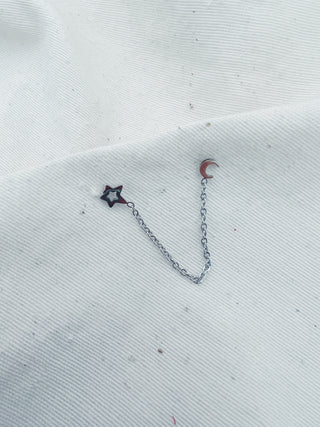 Pendientes cadena unidas estrella y luna plata