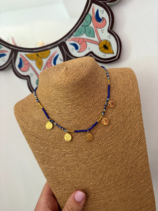 Collar moneditas y eléctrico