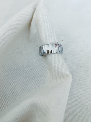 Anillo Basic líneas plata