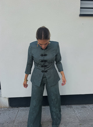 Traje Osaka