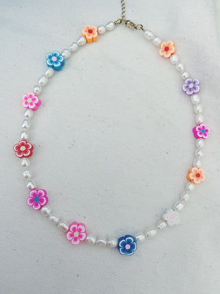 Collar perlas y margaritas