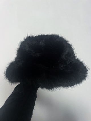 Gorrito pelo negro