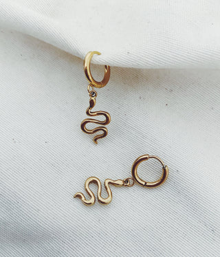 Arito serpiente ondulada oro