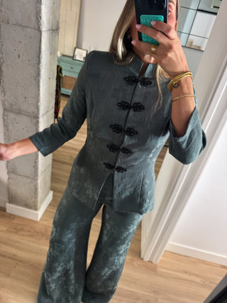 Traje Osaka