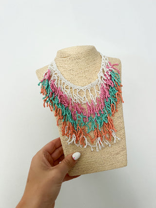 Collar guatemalteco pastel