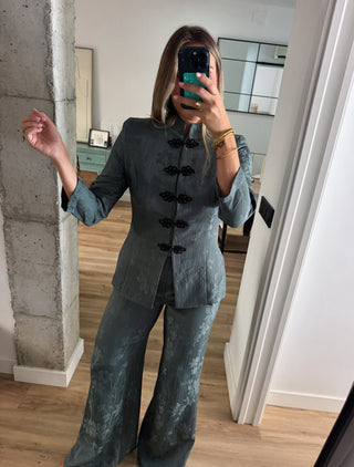 Traje Osaka