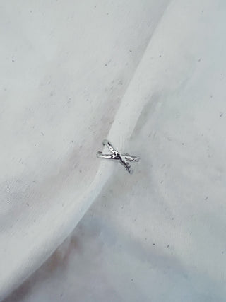 Anillo Cruzado rugoso plata