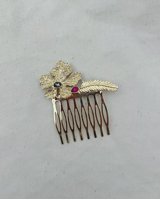 Peinecillo hojas detalle gema